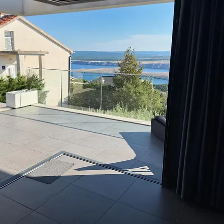 Nina Villa Šmrika